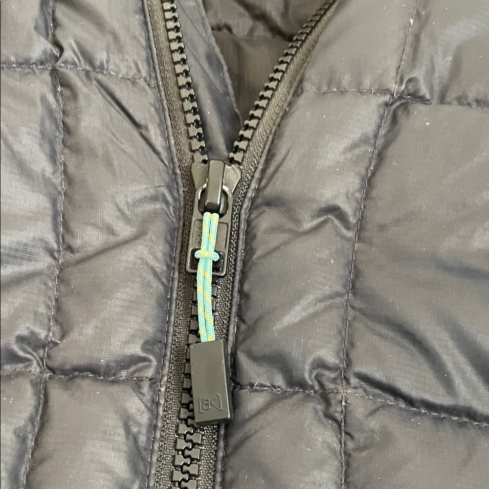 Burton AK Women’s Puffer  Dark Quilted Hooded Large Vest - Picture 5 of 9